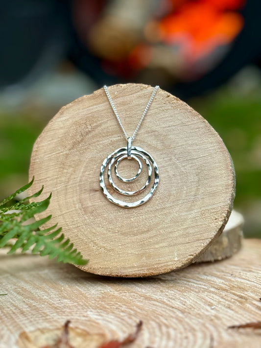 Tripple Loop Necklace