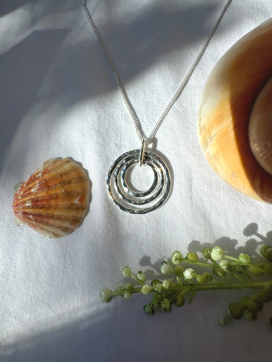 Tripple Loop Necklace